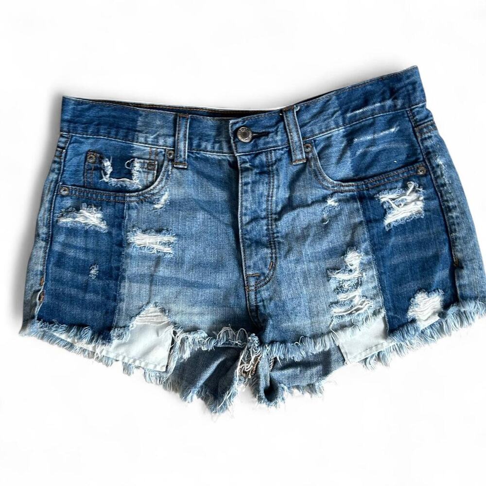 American Eagle Womens distressed‎ denim size 6 EUC Cut off